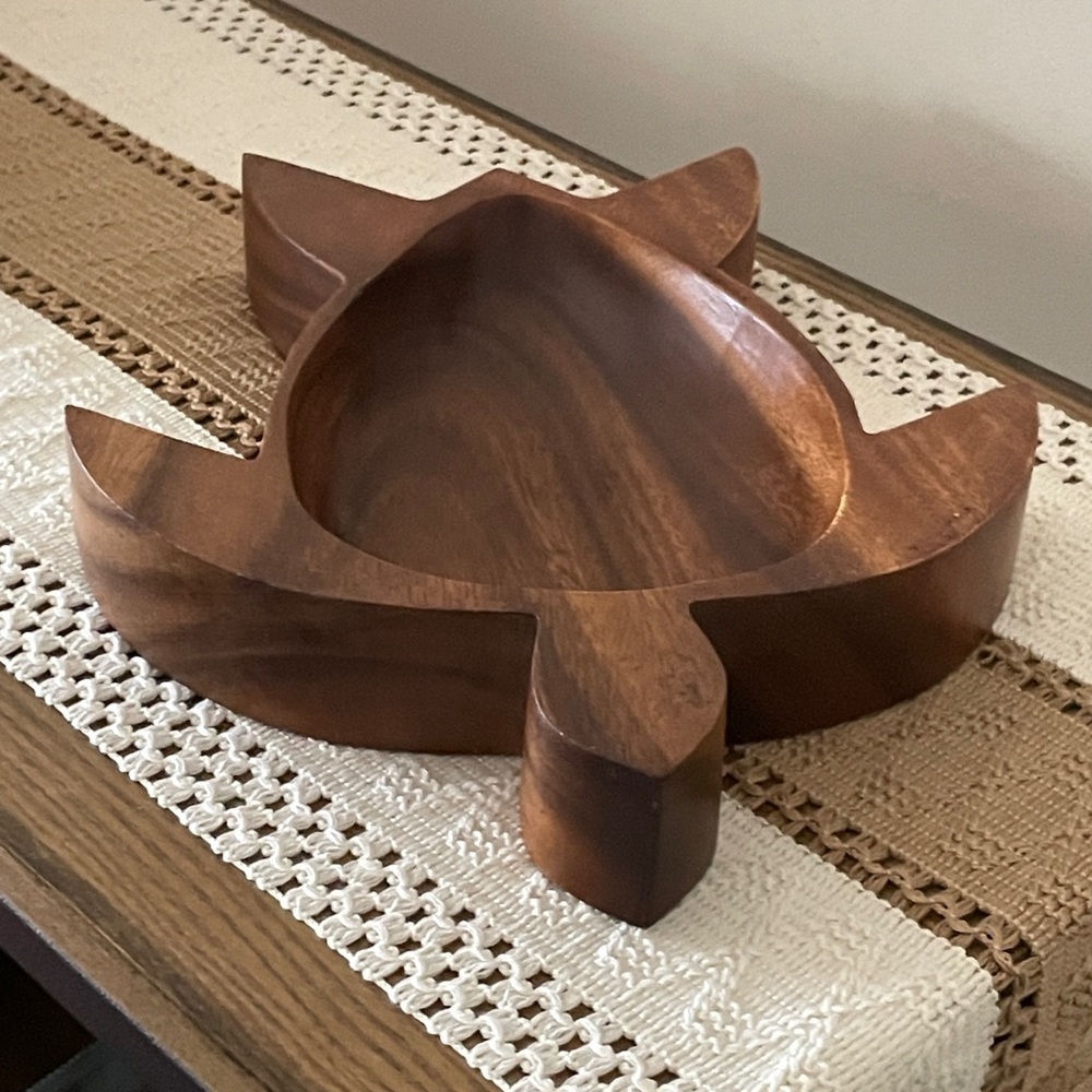 ** BUNDLE SALE 3/$20 ** Island Heritage Wooden Turtle Decor